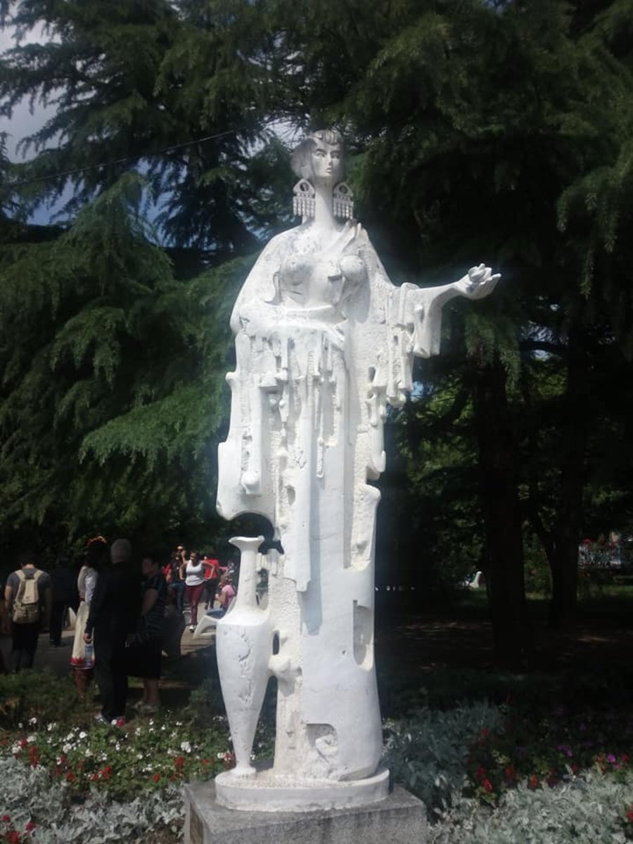 Статуя на Тракийката - Казанлък