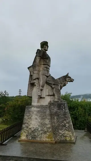 Паметник на Вергил Ваклинов - с.Ваклиново — Ваклиново