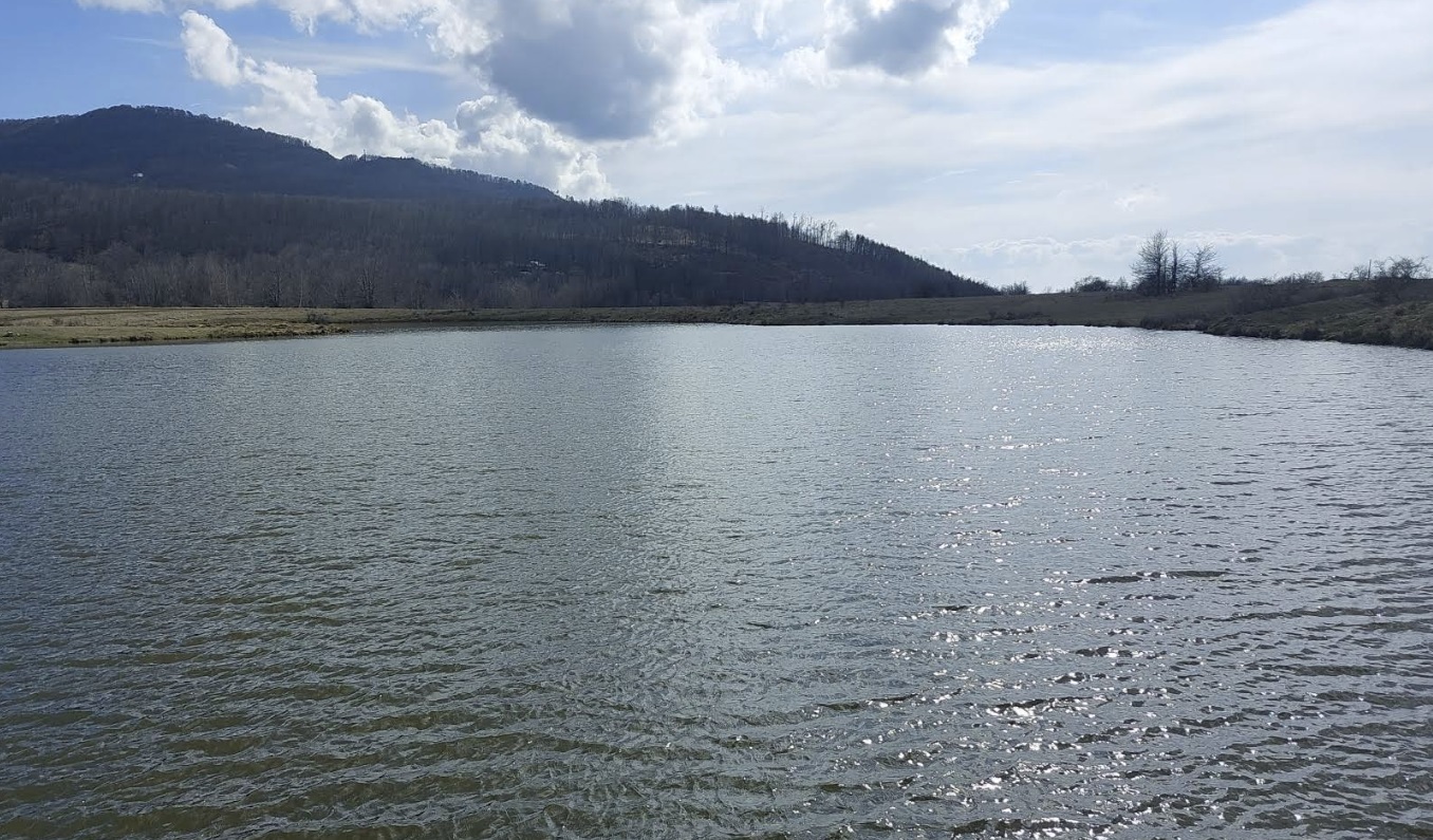 Езеро Чемерника (Горно езеро) – над Бов, общ. Своге, Софийска област