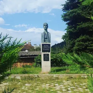 Паметник на Делчо Оливеров - с.Поибрене — Поибрене