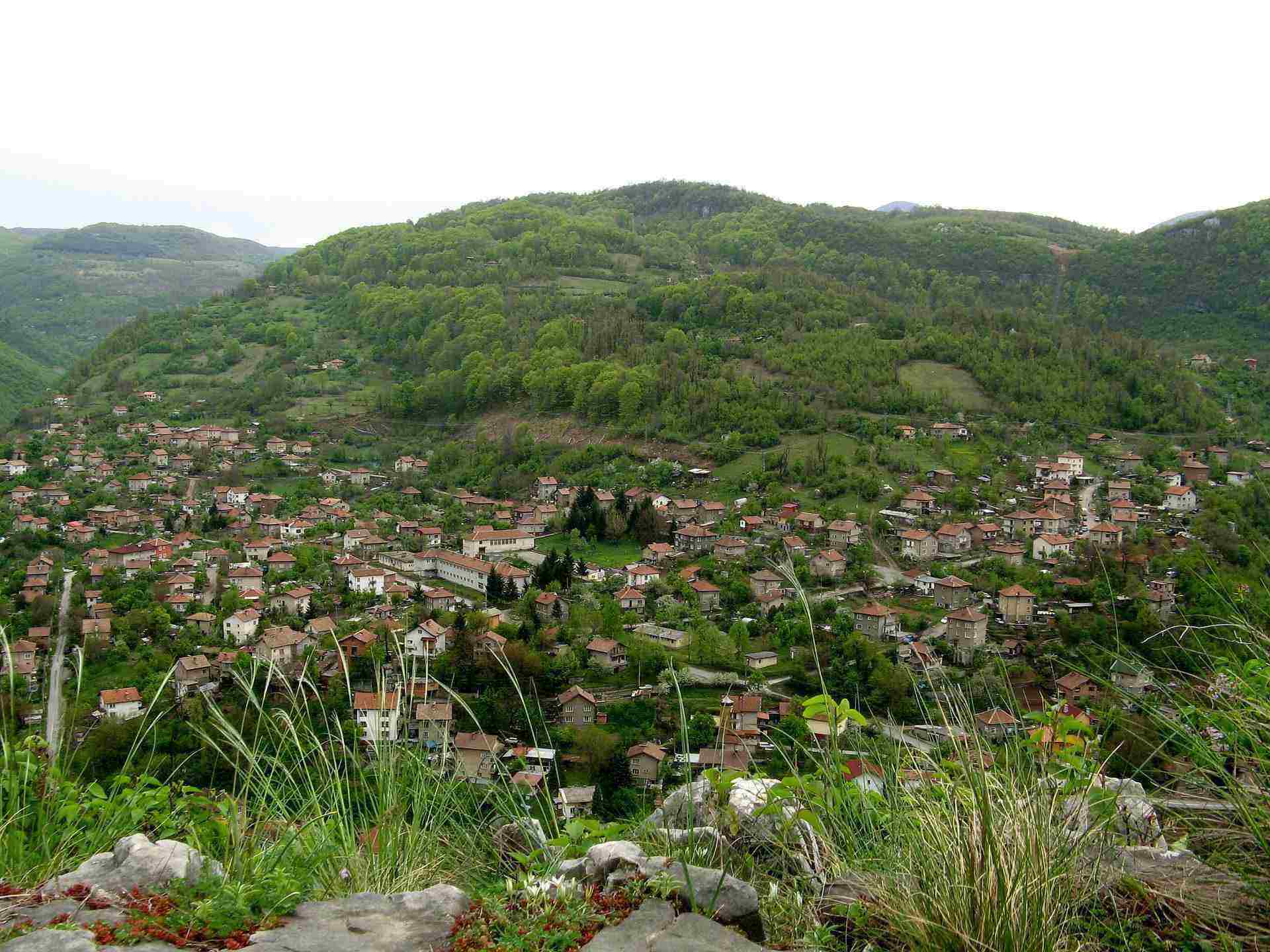 Гара Лакатник