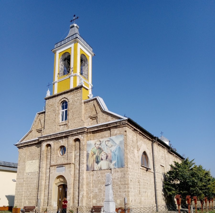 Католическа църква "Света Анна" - с. Малчика