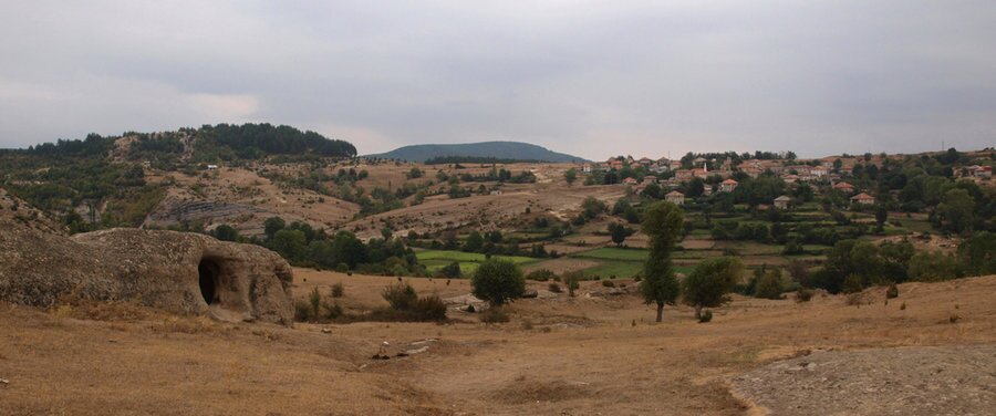 Скална гробница - Мъженци