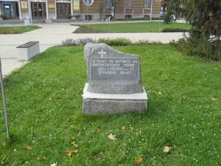 Паметна плоча на жертвите на комунизма - Перник — Перник