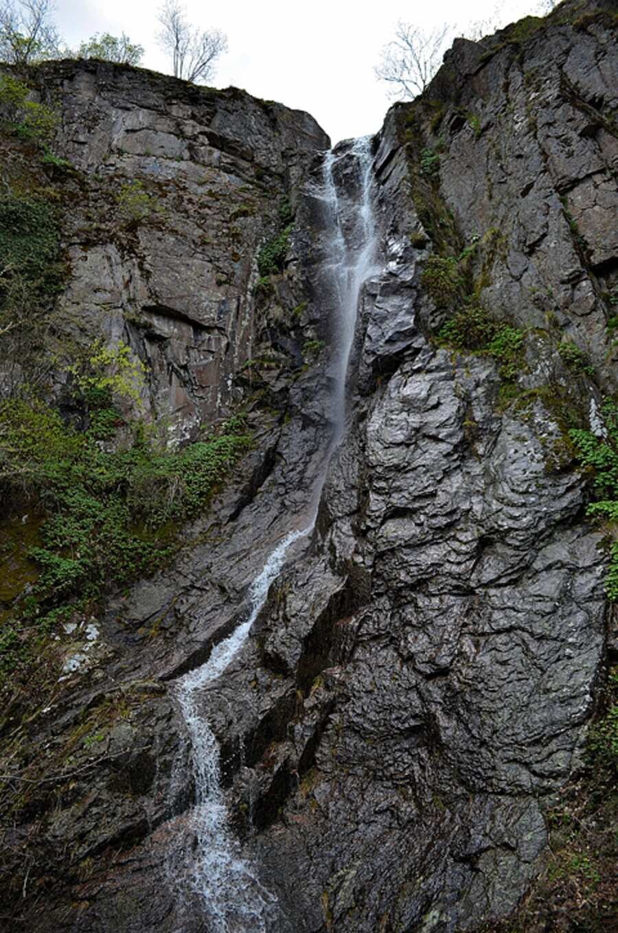Устински водопад - Устина