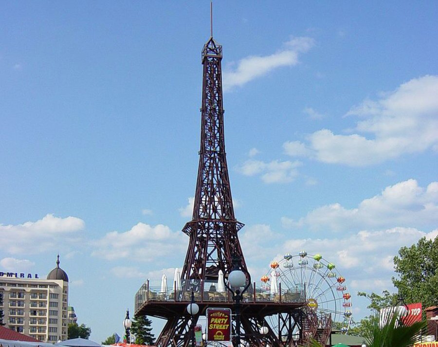 Айфелова кула - Златни пясъци