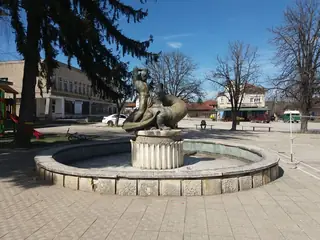 Фонтанът с войнът - с. Горна Росица — Горна Росица