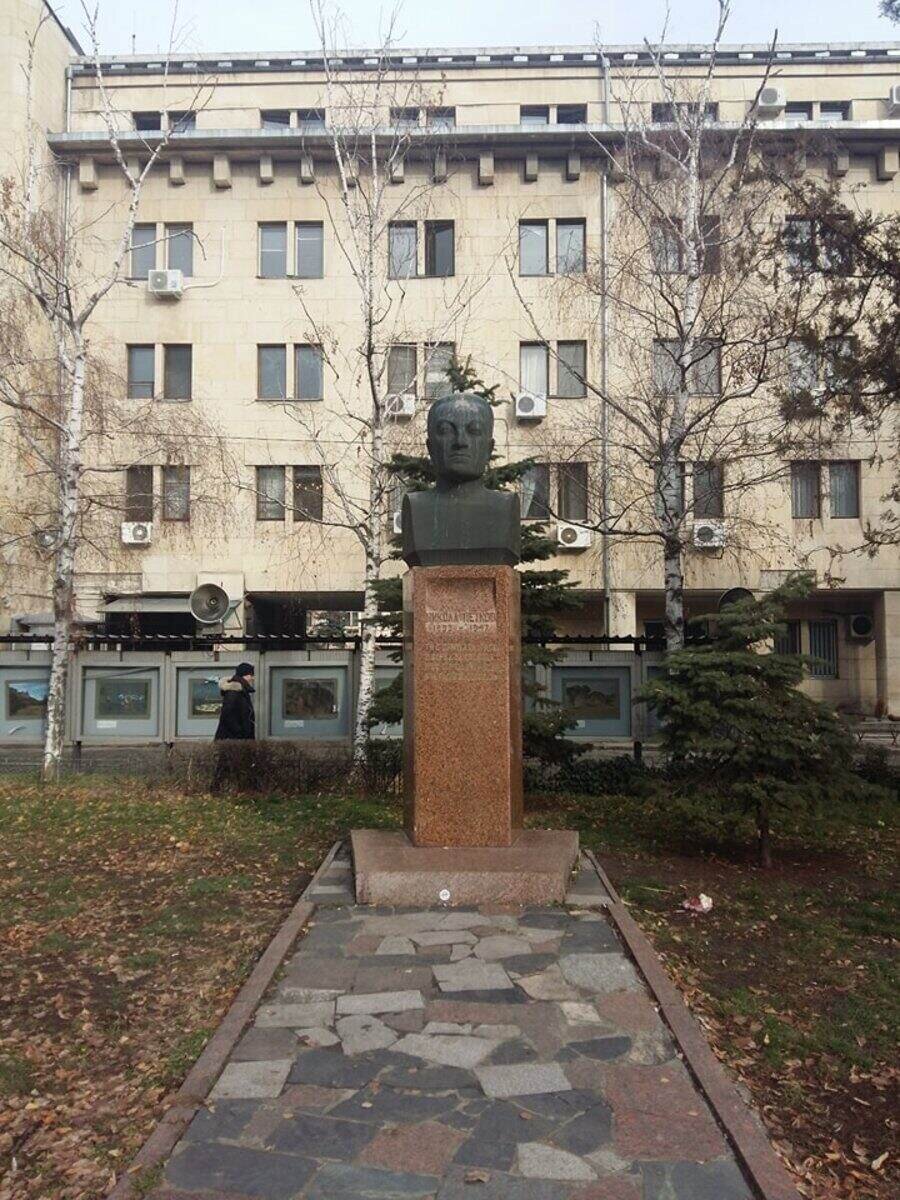 Паметник на Никола Петков - София