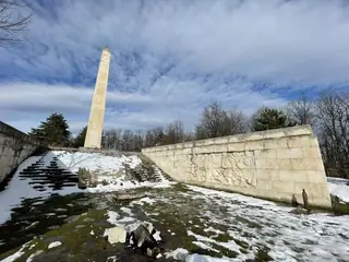 Парк и паметник обелиск - с.Топчийско — Топчийско