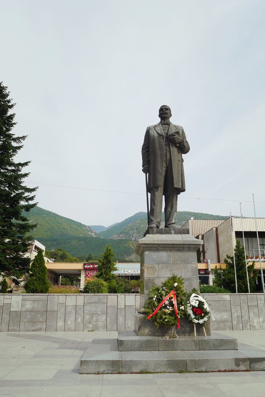 Паметник на Иван Вазов - Сопот