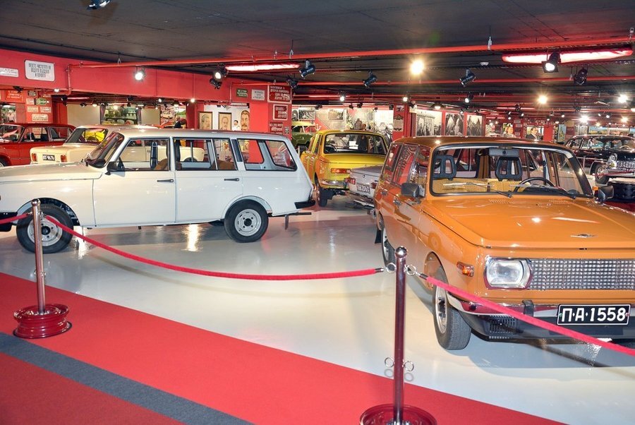 Ретро Музей и Музей на восъчните фигури - Варна