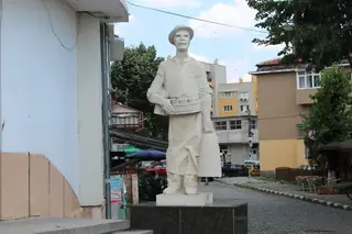 Паметник на бозаджията - Радомир — Радомир