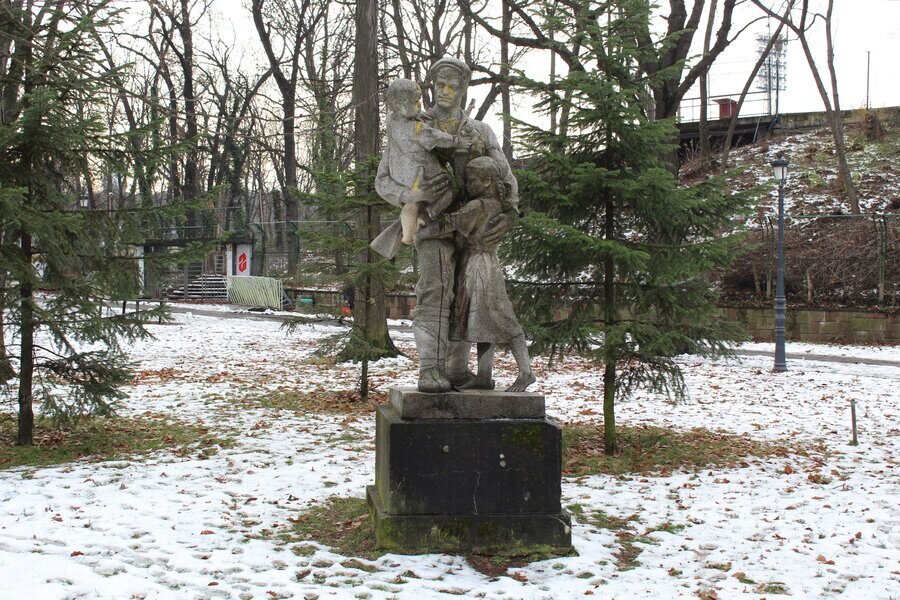 Паметник на партизанина - София