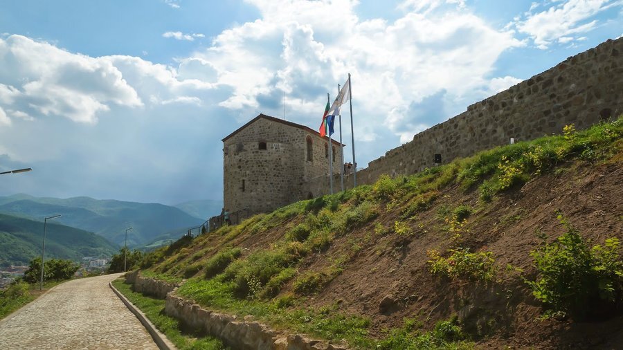 Крепост "Перистера" - Пещера