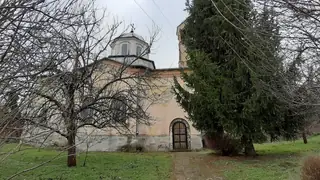 Църква "Света Троица" - село Обнова — Обнова