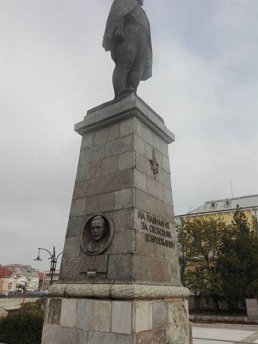 Паметник на Дочо Михайлов - Силистра