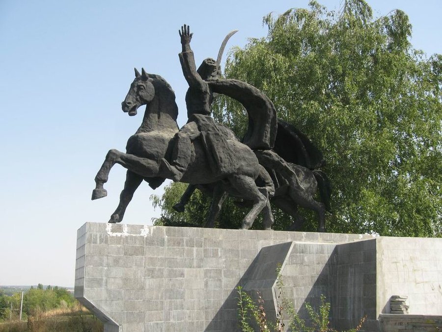 Паметник "Донски казаци"