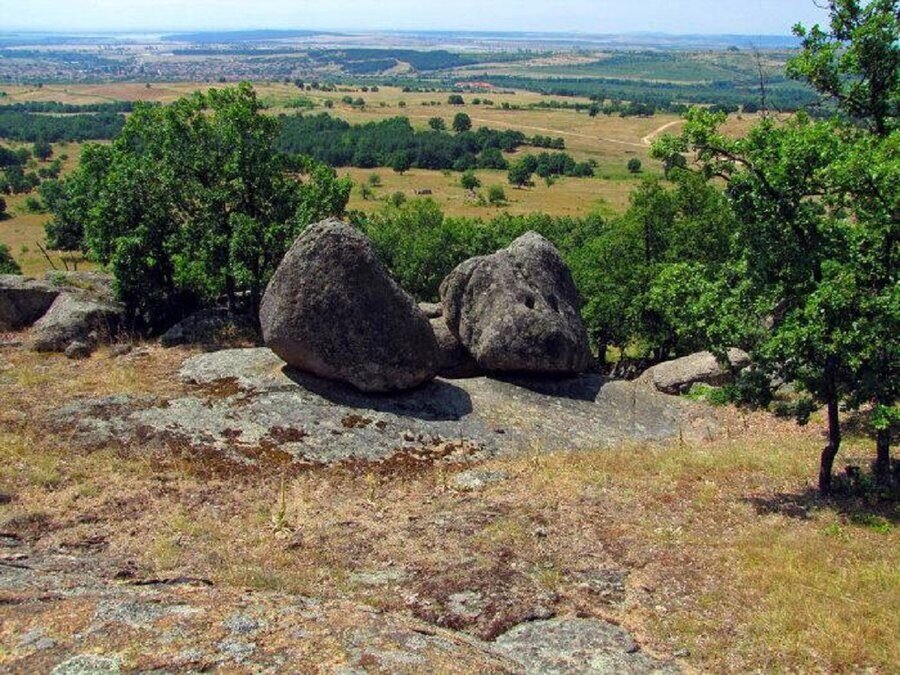 Слънчева врата - Момини Камъне - Старосел