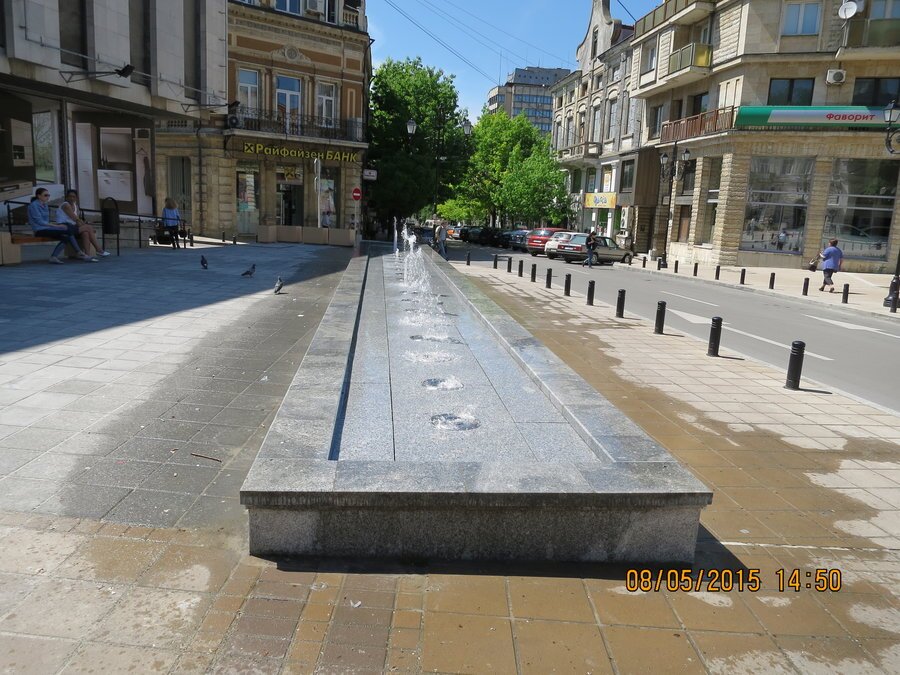 Сухия фонтан на площад "Елиас Канети" - Русе