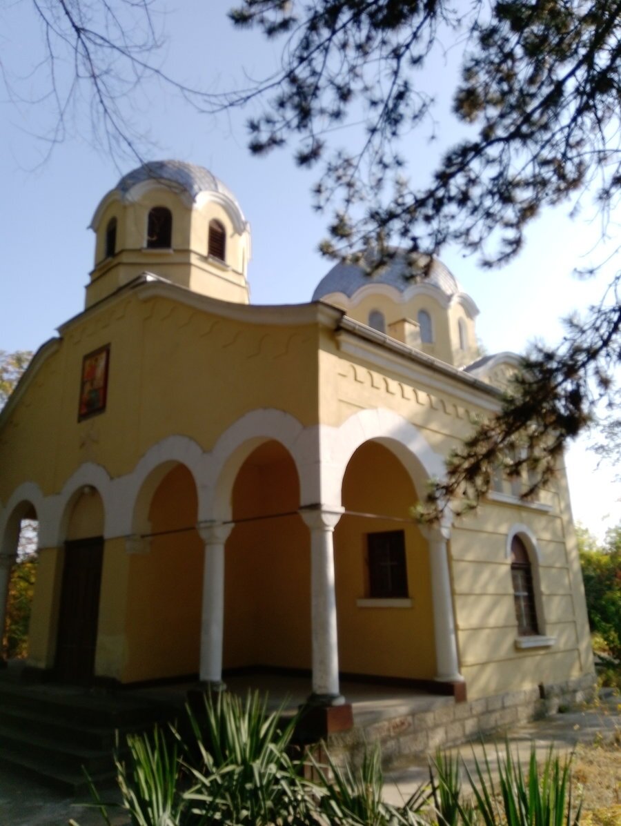 Православна църква "Свети Георги" - с.Тотлебен