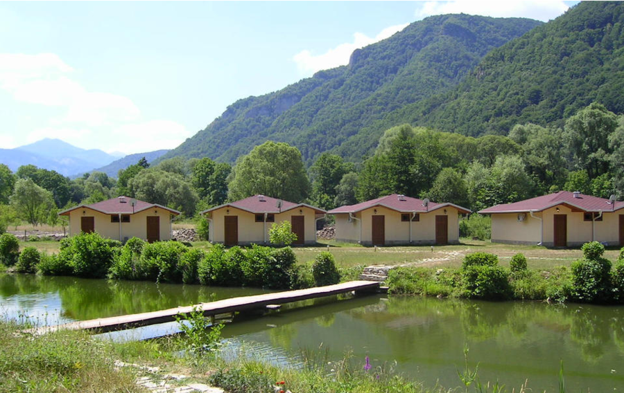 Спортно - развлекателен комплекс "Върбака" - Рибарица